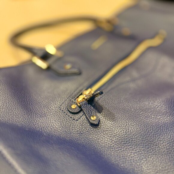 HOOK & ALBERT GARMENT WEEKENDER - Picture 9 of 15